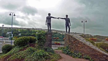 Hands Across The Divide Sculpture - Derry, Northern Ireland